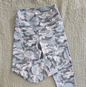 Size Small - Fabletic Powerhold 7/8 Leggings